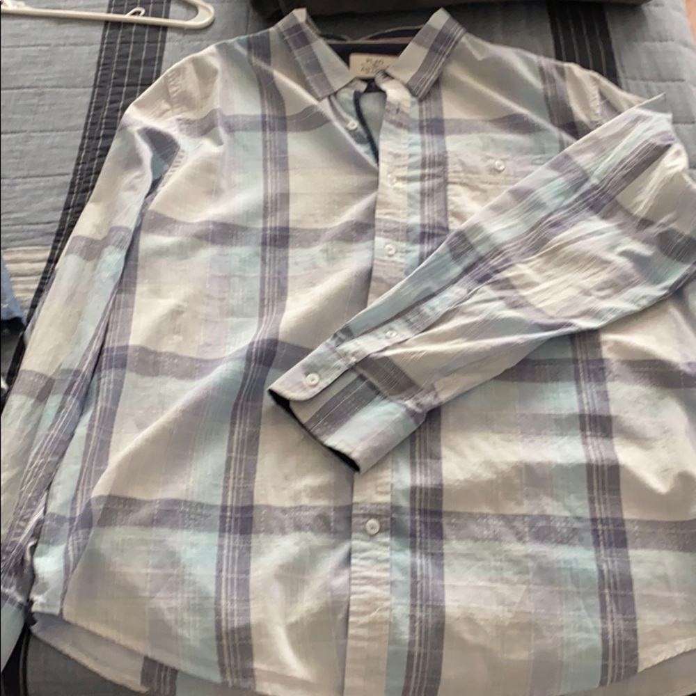 Long sleeve men’s button up shirt